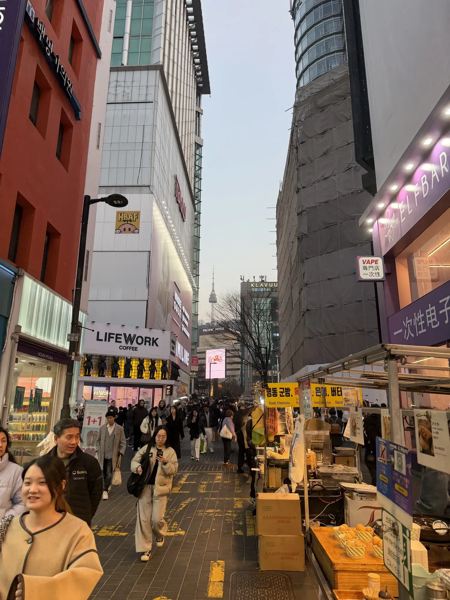 Rue animée de Myeong-dong